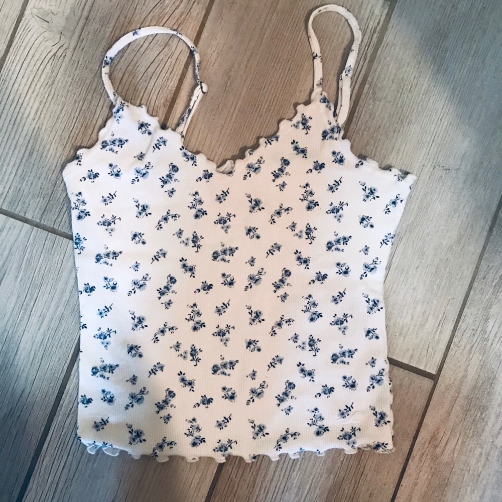 hollister floral tank.